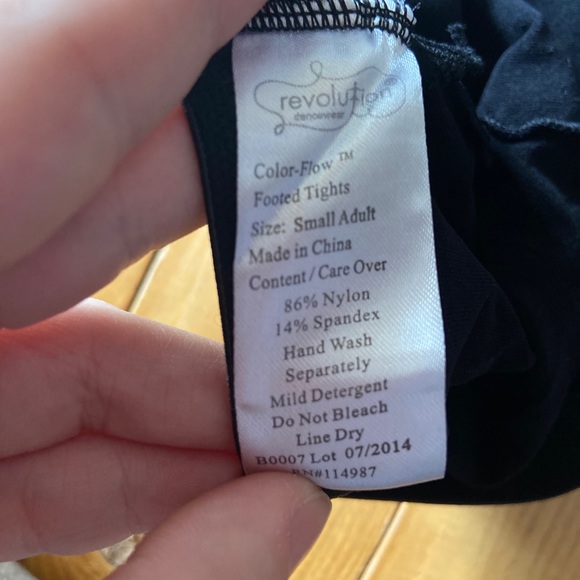 4 Leotards and 2 Tights and 2 skirts bundle - Picture 16 of 16